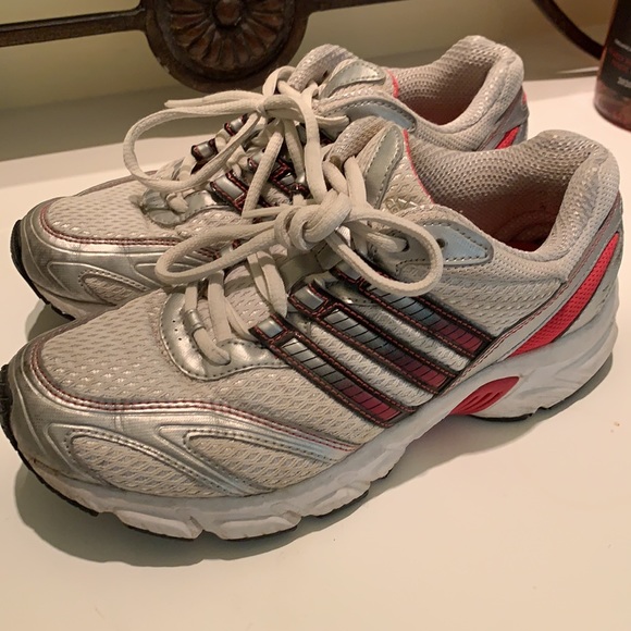 Adidas athletic shoes size 6 - Picture 5 of 5